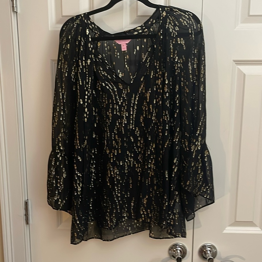 Lilly Pulitzer Black and Gold Blouse in size XL.